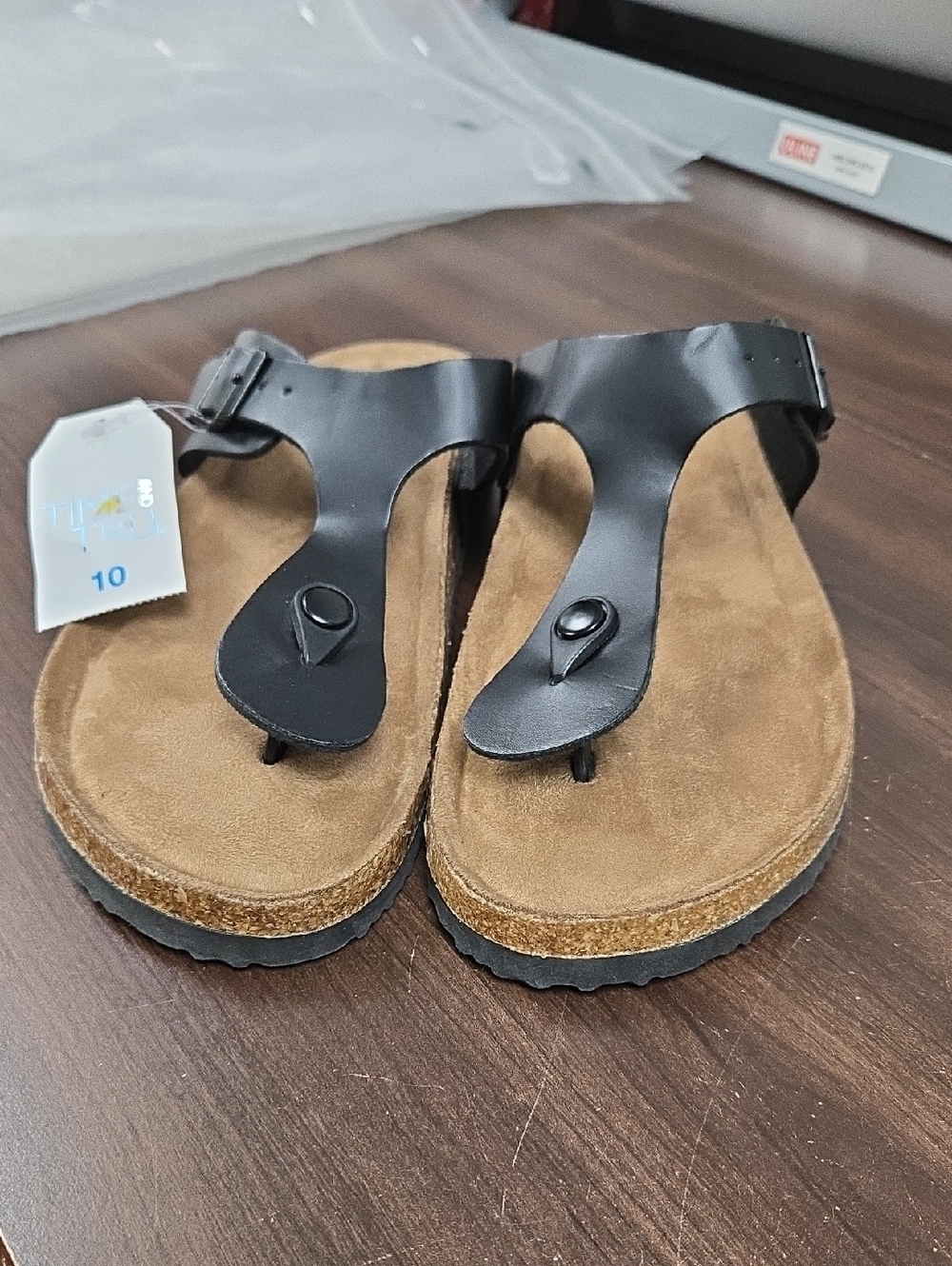 Time and Tru Size 10 Black Faux Leather Thong Style Sandal